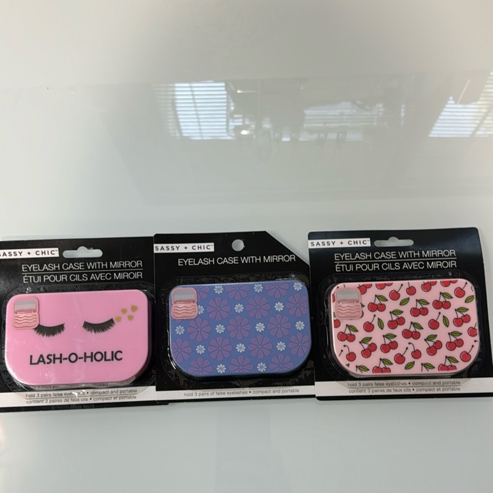 Sassy + Chic eyelash case with mirror bundle holds 8 pair